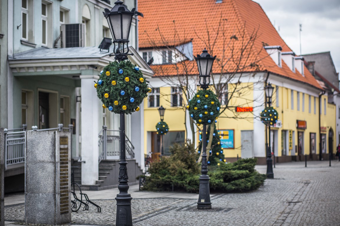 city-decorations-for-christmas