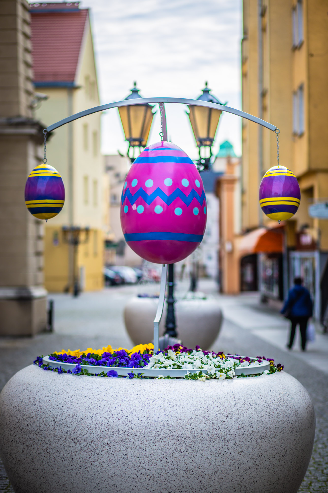 easter-decoration-in-a-pot