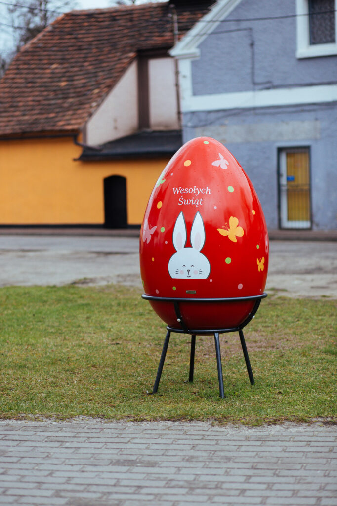 red-easter egg-with-sticker
