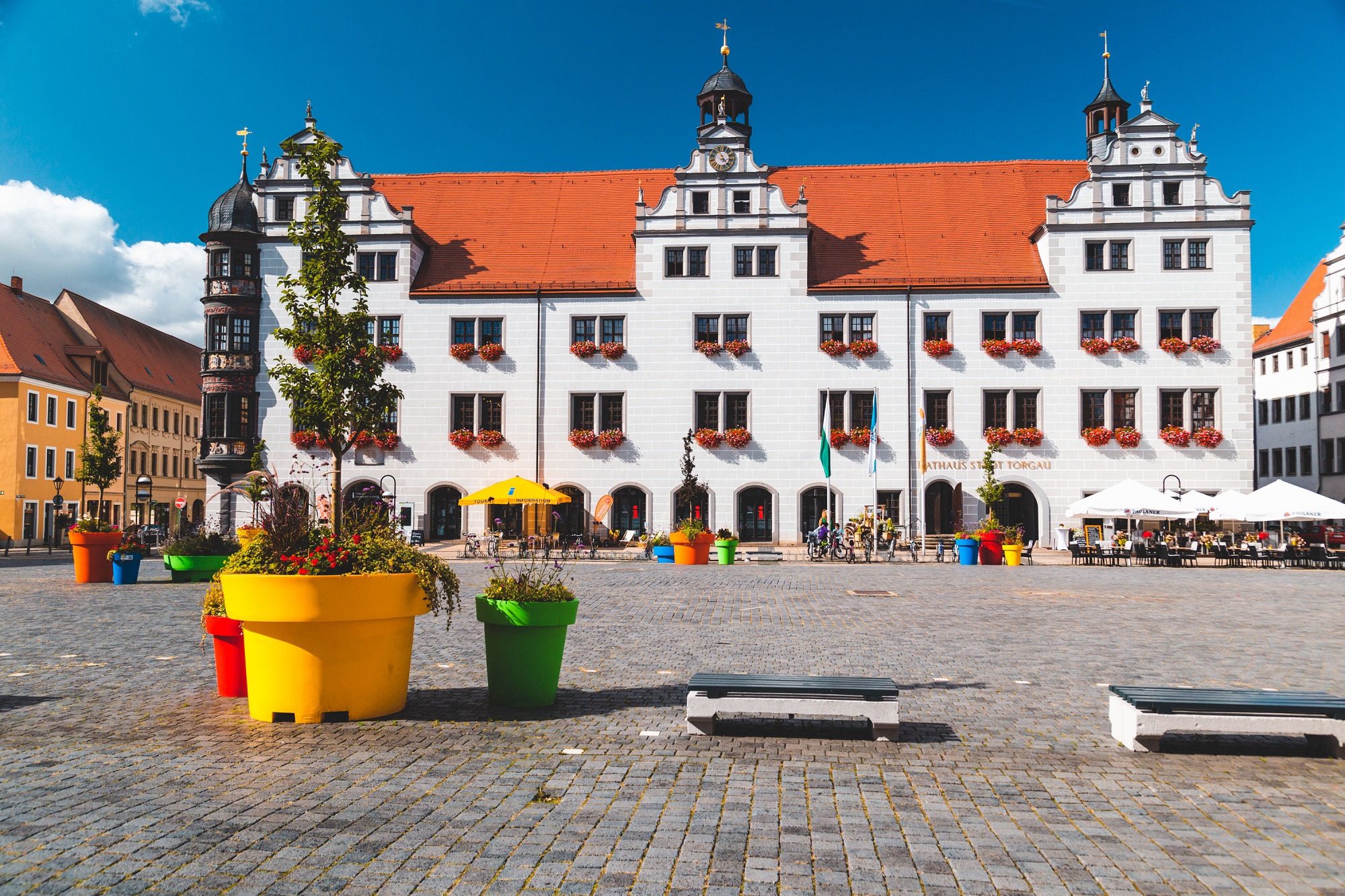 colorful-large-urban-pots-torgau (3)