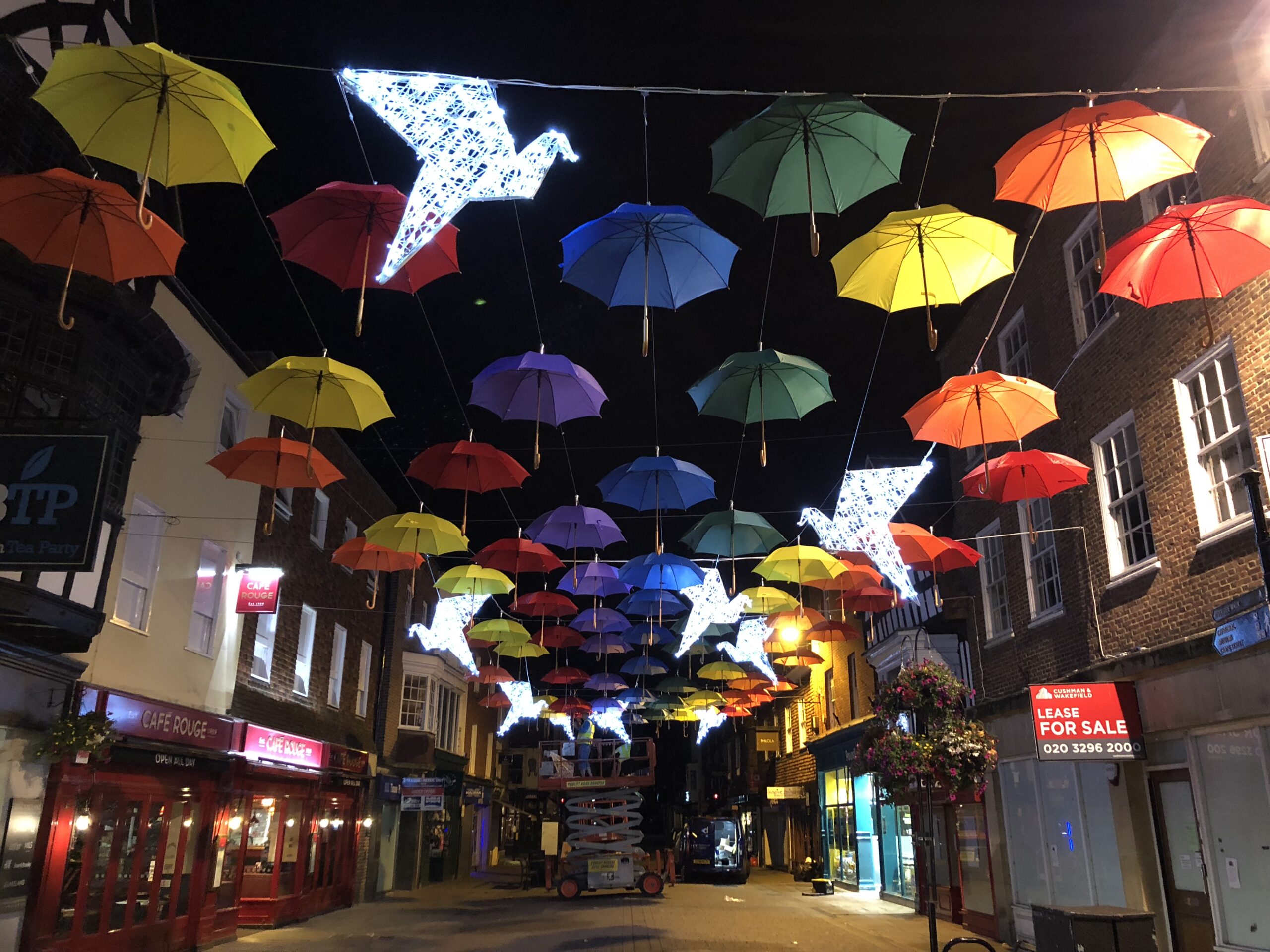 art-installations-in-public-space-colour-armbrella