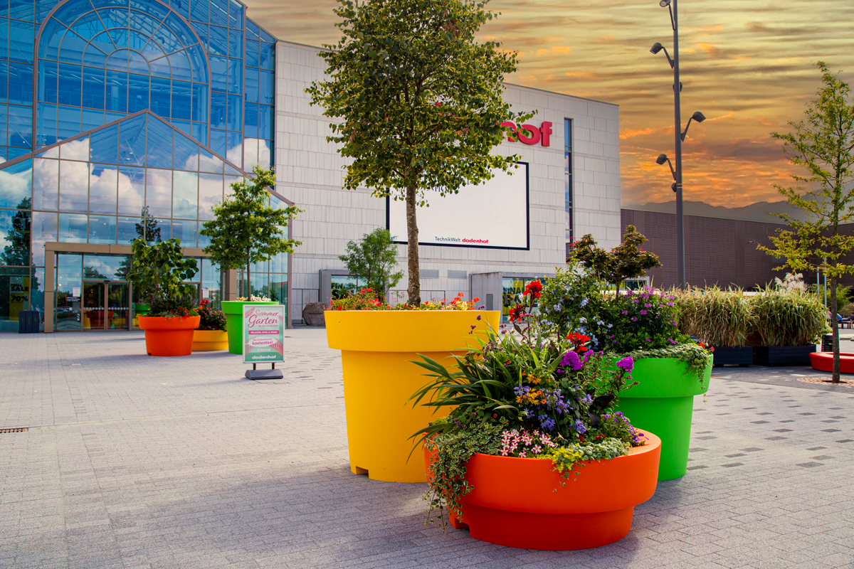 shopping-mall-lanscape-with-huge-colorful-planters