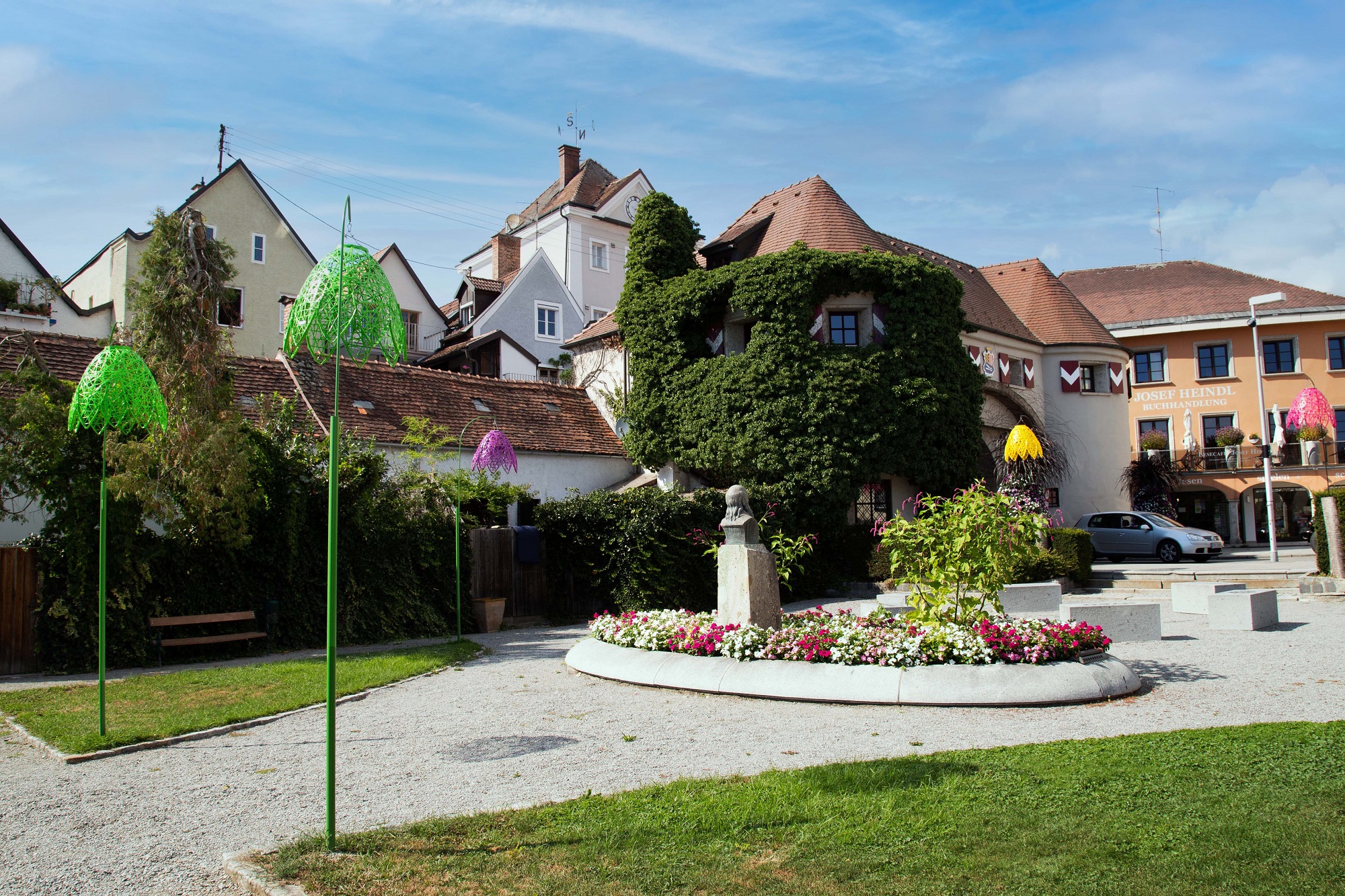 city-square-with-standing-decoration