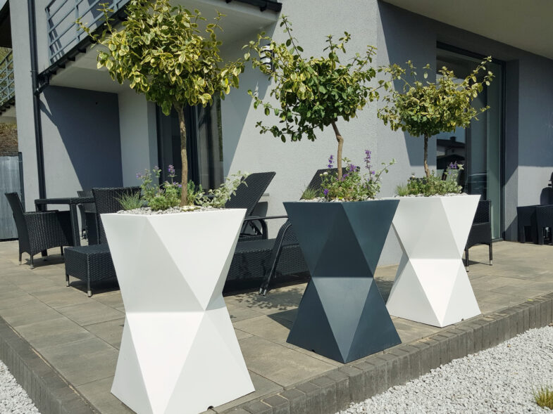 terraform-offers-a-rich-choice-of- outdoor-planters