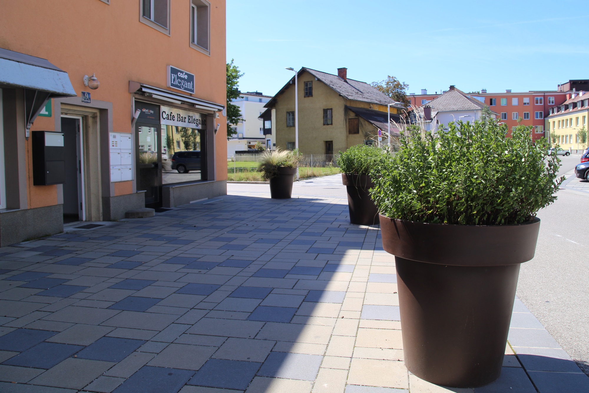 plant-pots-instead-of-parking-barriers