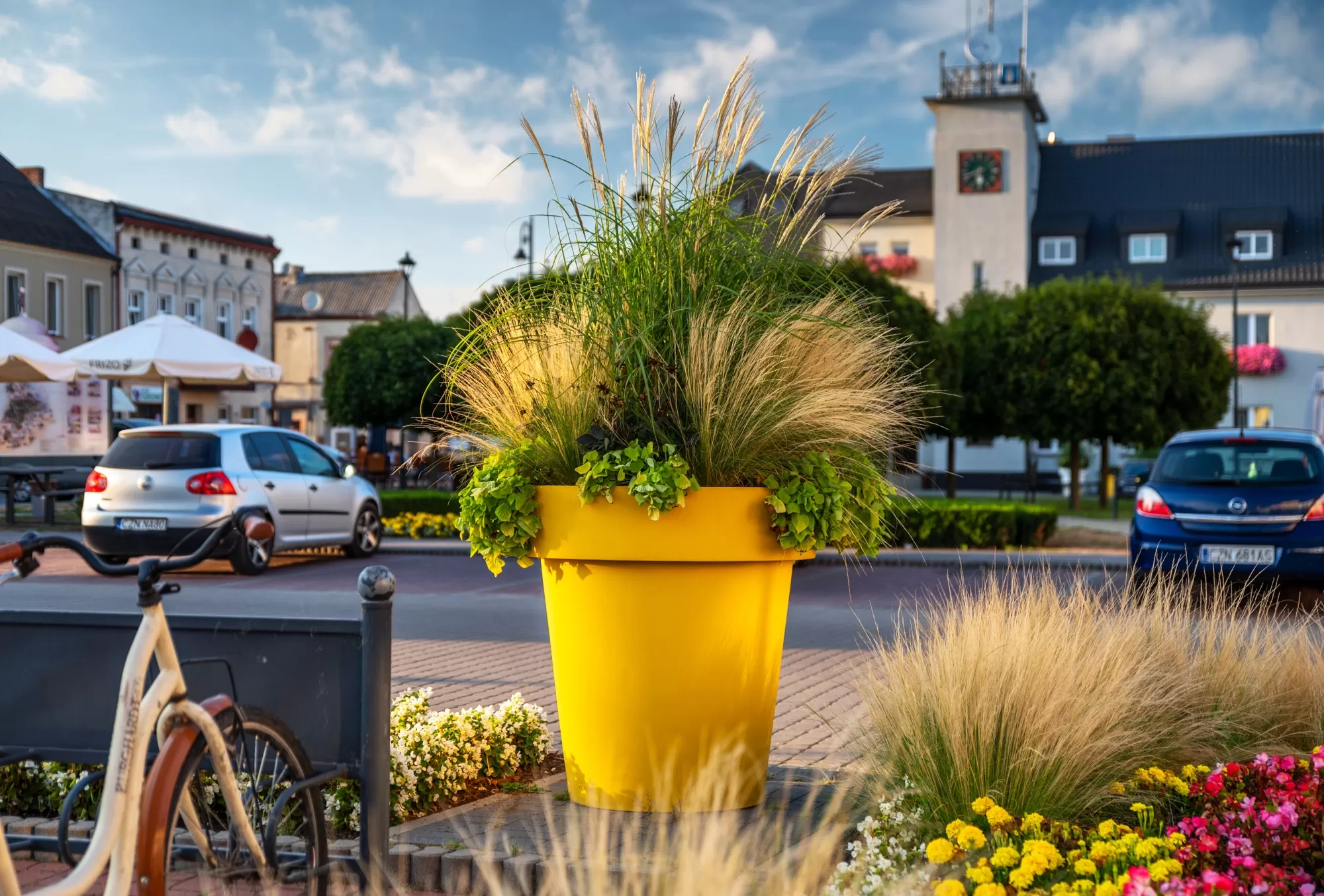 Yellow urban pots